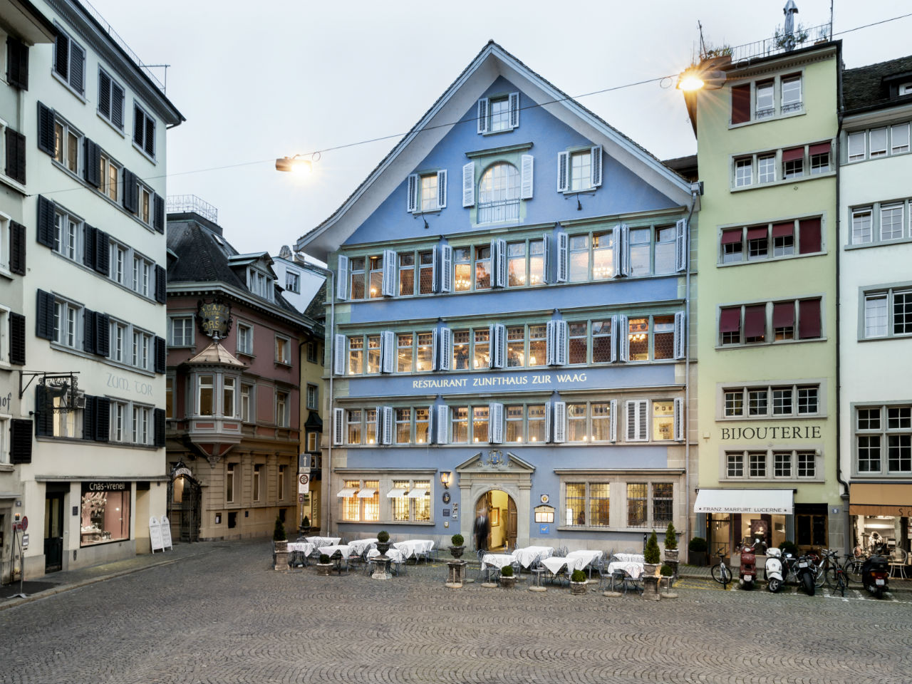 web-zunfthaus-waag-aussen-zurich web-zunfthaus-waag-aussen-zurich